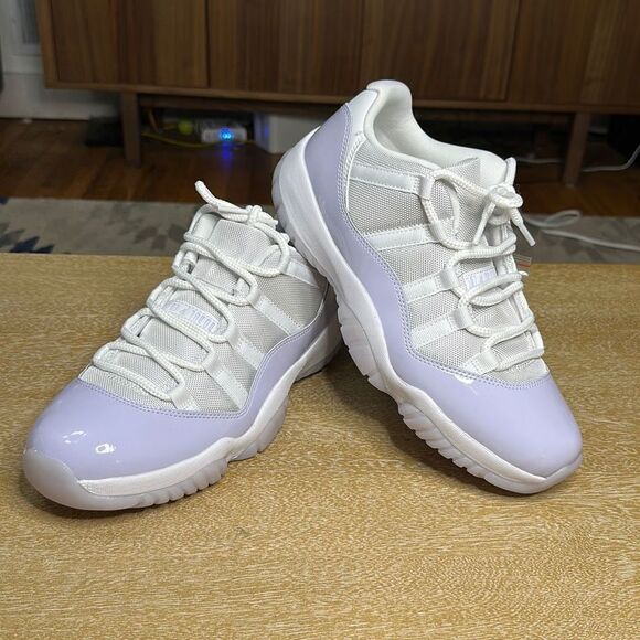 Nike Air Jordan 11 Retro Low - Picture 1 of 8